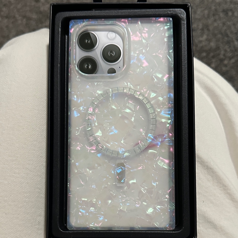 Flaunt iPhone 14 Pro Max case